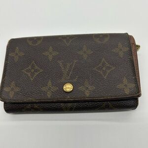 Louis Vuitton wallet with zipper and snap